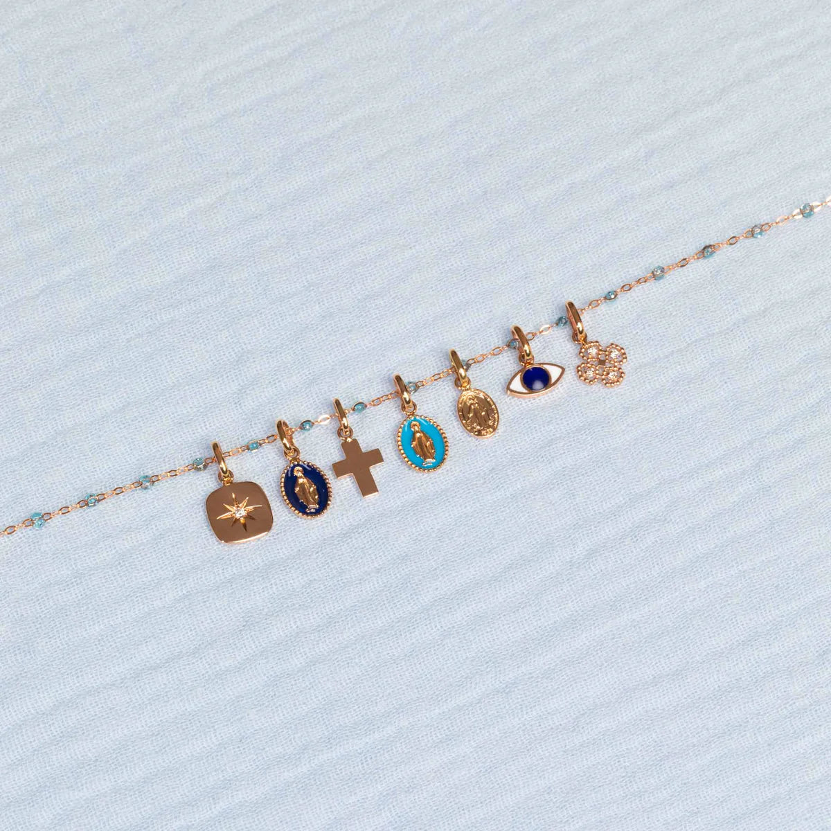 Gigi Clozeau - Pendentif Madone tout or